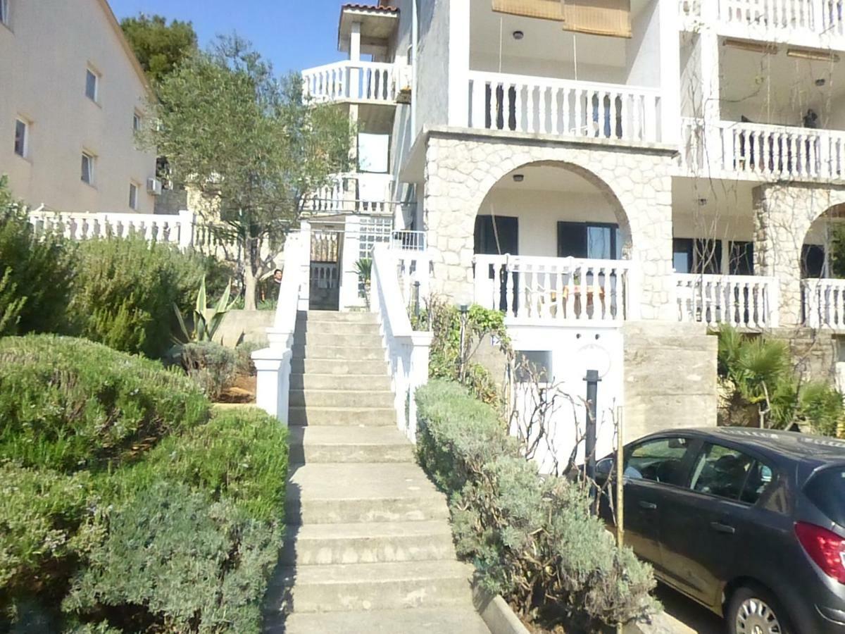 Apartments Vila Lavanda Omišalj Екстериор снимка